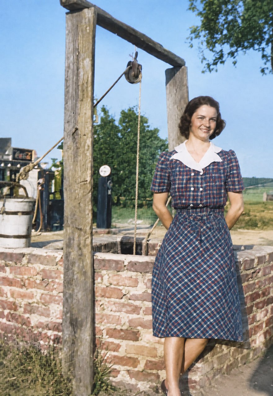 AI-restored photograph of the open well at the intersection of Barney's four central land lots