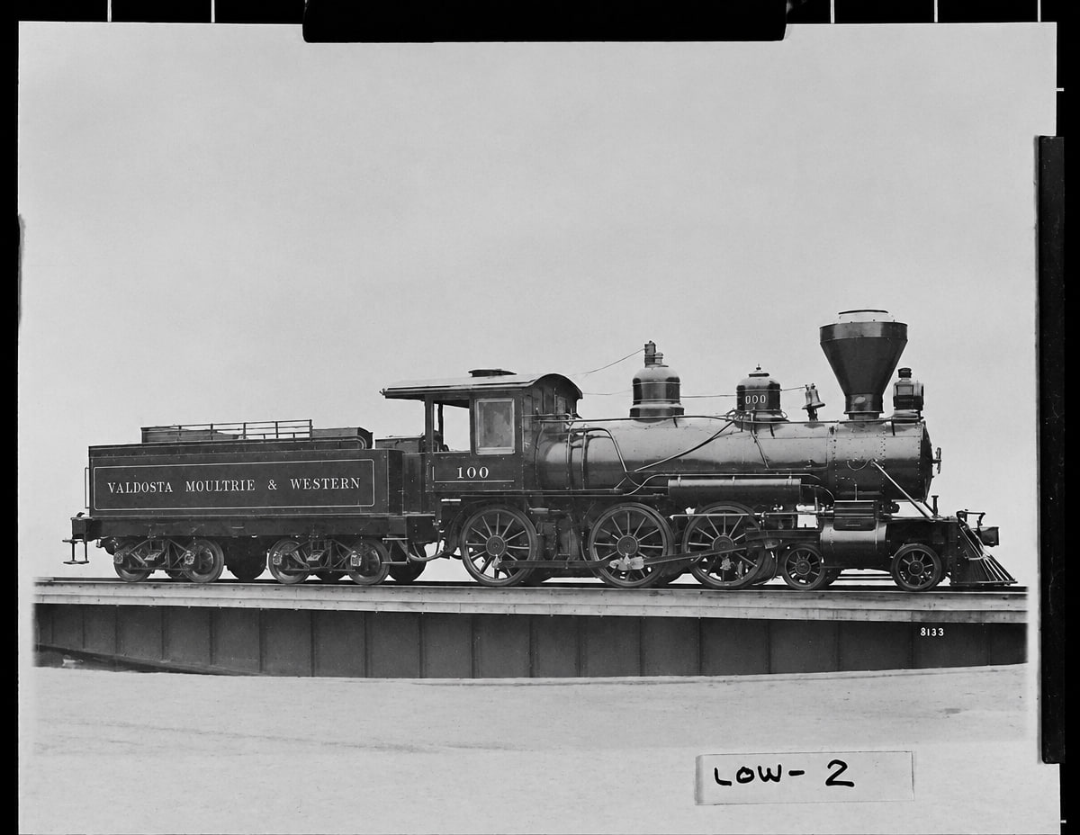 Valdosta, Moultrie and Western locomotive number 100 and tender